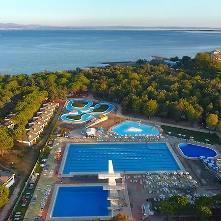 פארק נופש Club Del Sole Family Collection 3*